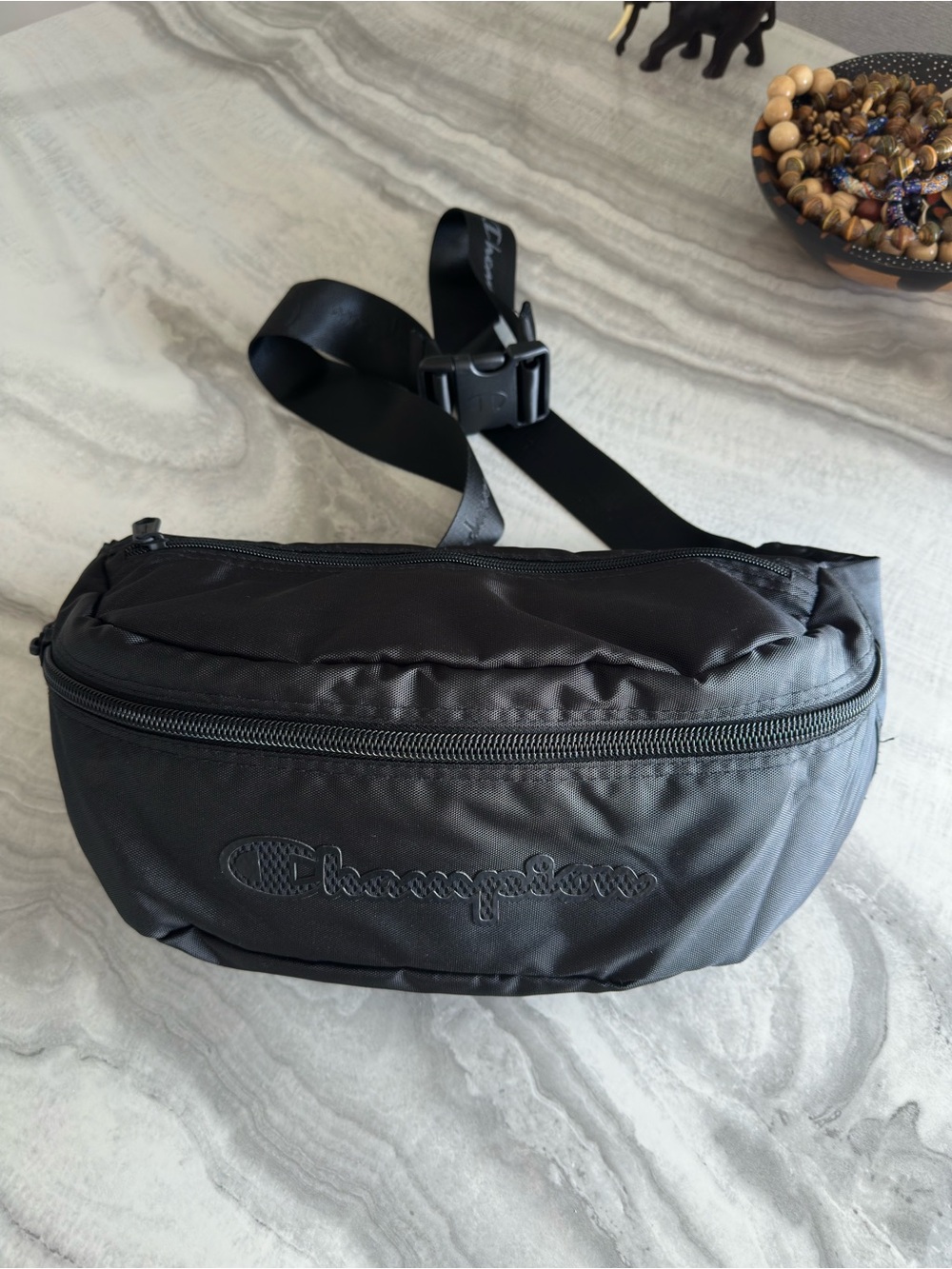 Champion Stealth Cross Body Pack in Black